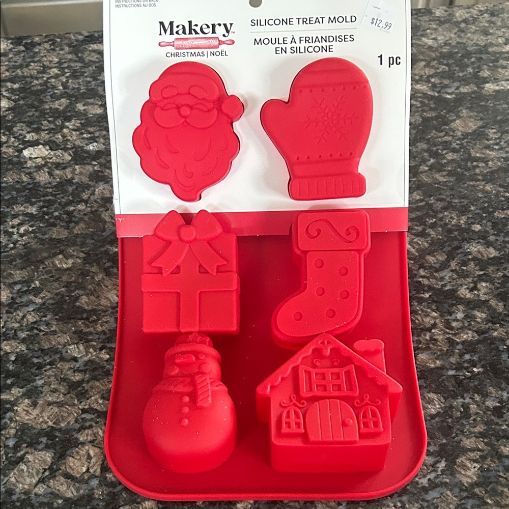 MAKERY  SILCONE TREAT CHRISTMAS MOLD NWT